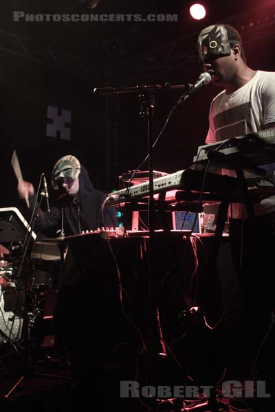 SBTRKT - 2011-04-14 - PARIS - Point Ephemere - 